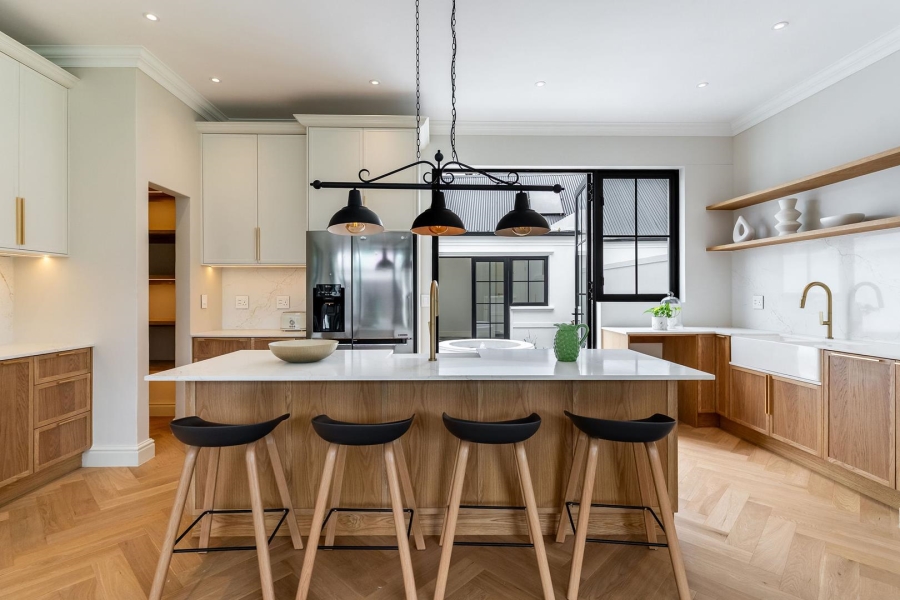 5 Bedroom Property for Sale in Constantia Western Cape